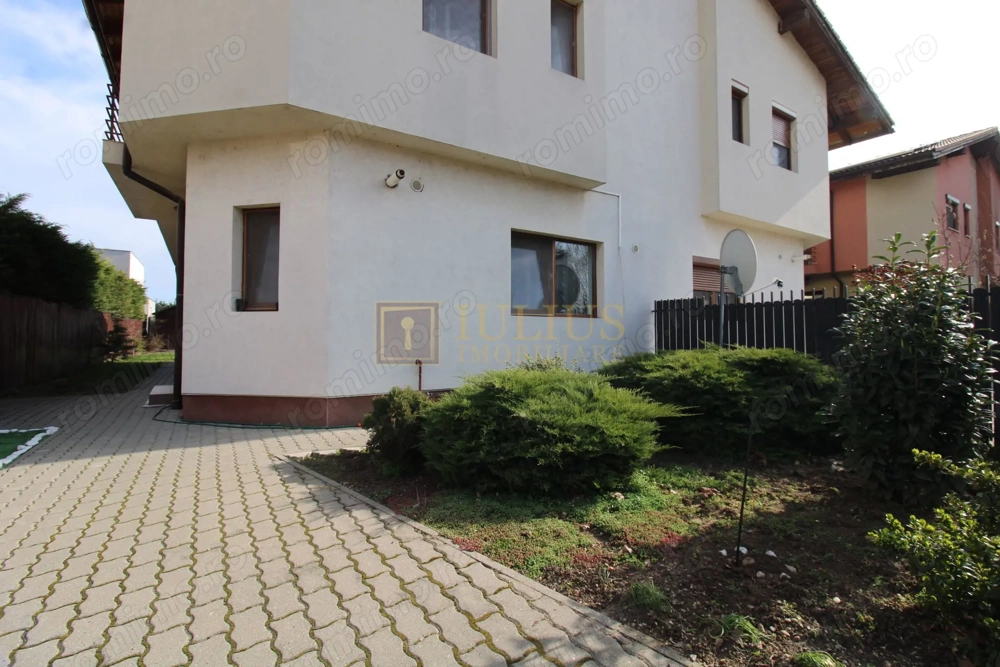 Duplex, in spate la Dechatlon/exterior nord.