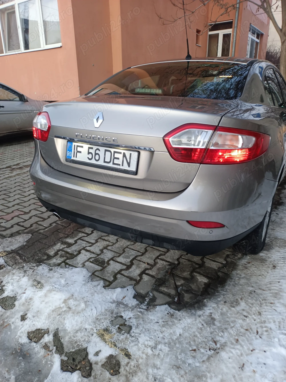 Mașina îngrijită Renault fluence 
