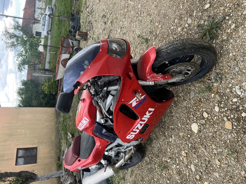 Vând Suzuki gsx-r de 750cc 