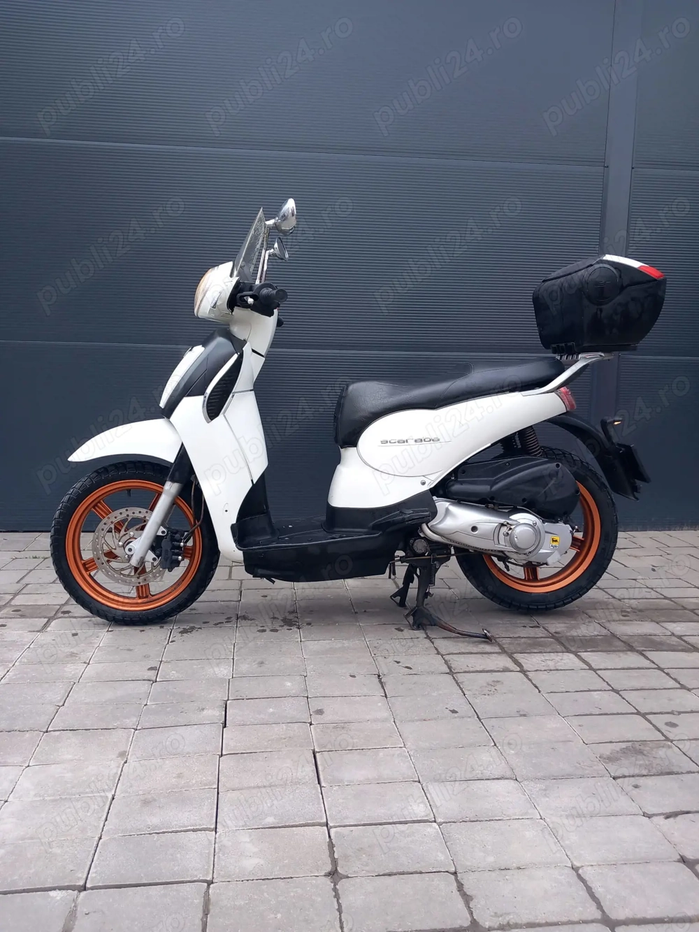 Vand scuter Aprilie Scarabeo