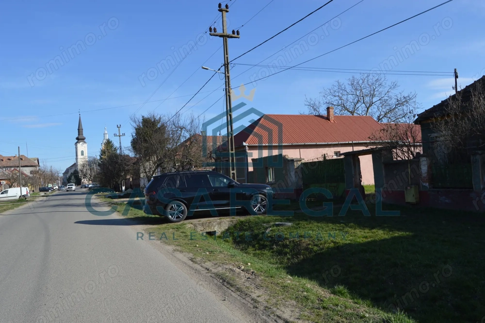 Teren 3500 mp împrejmuit, central, Biharia, lângă Profi, utilități