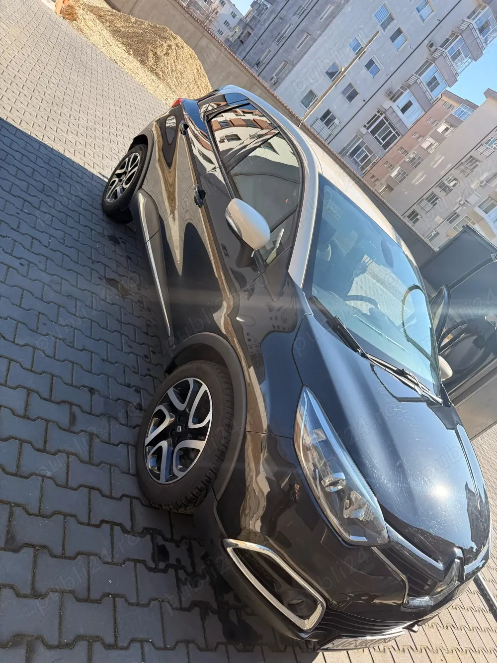 Vând Captur 0.9 tce