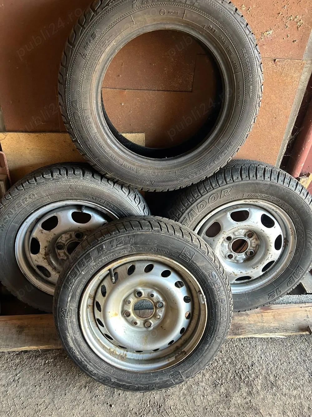 Vand anvelope M+S 155/65/R13. Pret 155 lei/ anvelopa