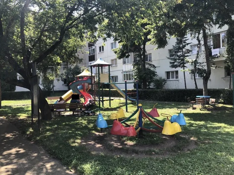 Apartament 3 camere Circumvalatiunii  Dacia etaj 3 FARA  AMENAJARI