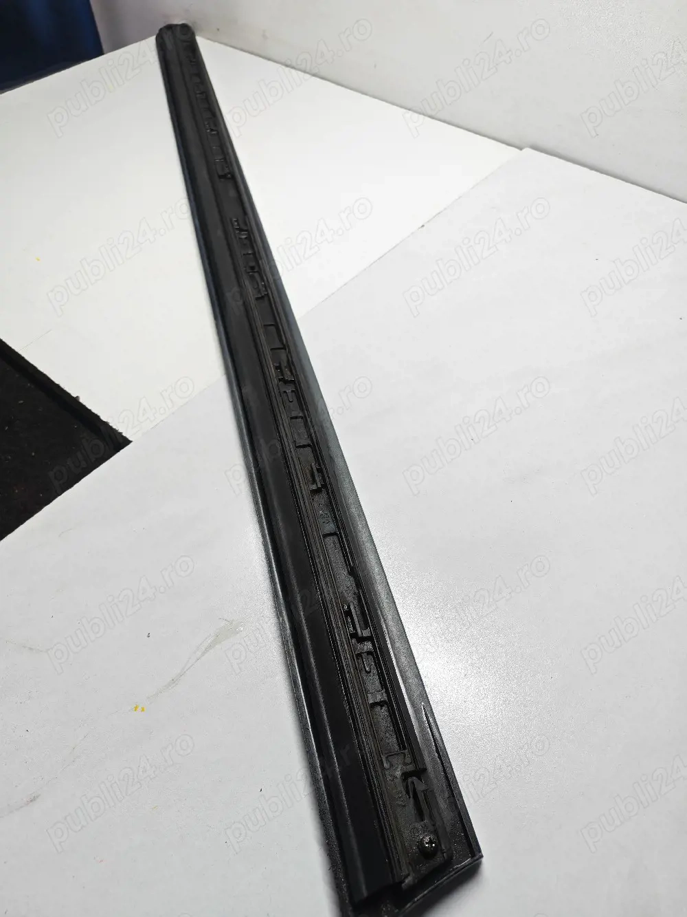 Bandou usa dreapta fata Audi A4 B7 gri LY7W ornament inferior usa