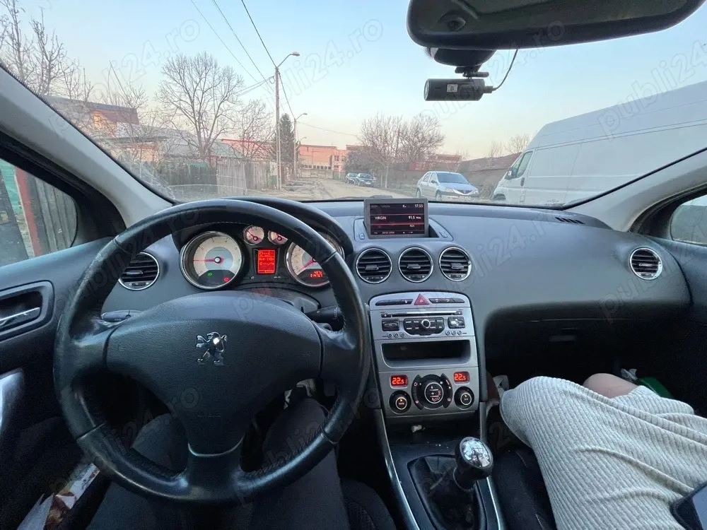 Peugeot 308   1.6 VTi   120 CP   2010   Panoramic   Climatronic proprietar