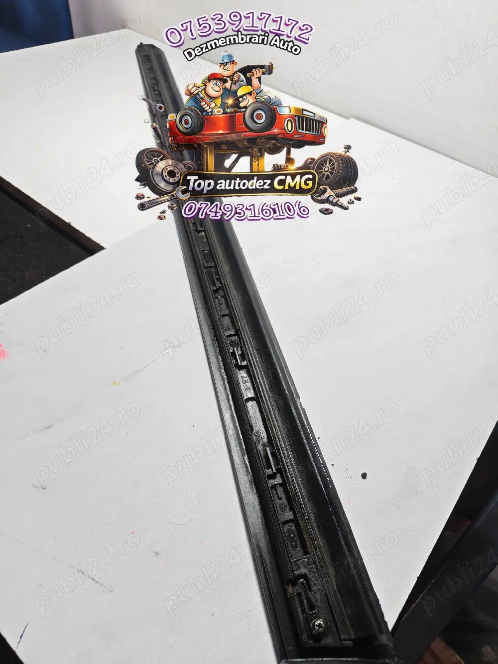 Bandou usa stanga fata Audi A4 B7 gri LY7W ornament inferior usa