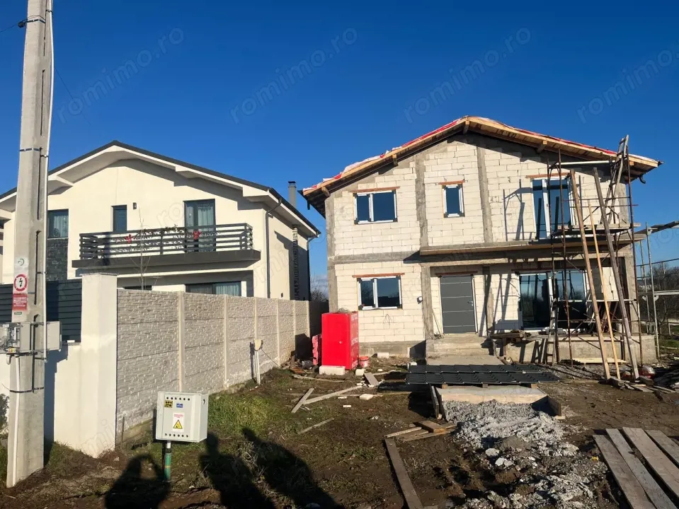 Casă semi-finisată P+M, 170 mp utili, 311 mp teren, zona Carcea 