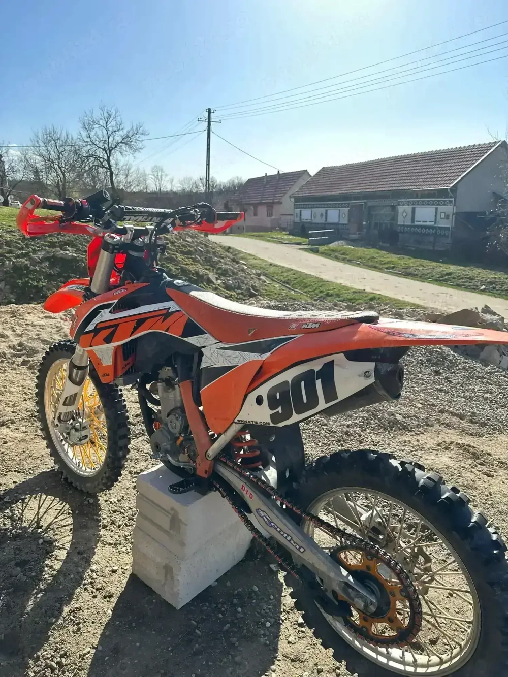 Am de vânzare un Motor KTM