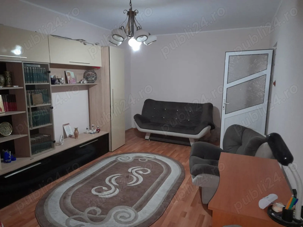 Apartament 2 camere renovat bloc cu lift si loc de parcare