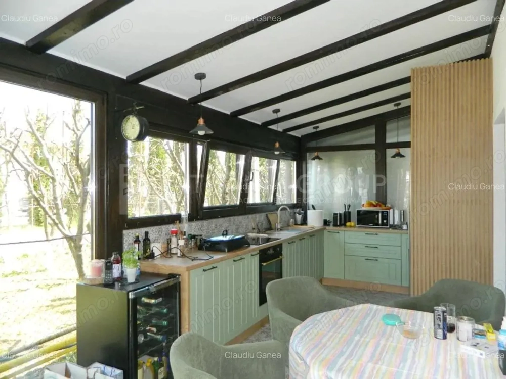 Apartament superb de 4 camere, curte proprie, zona Bartolomeu.