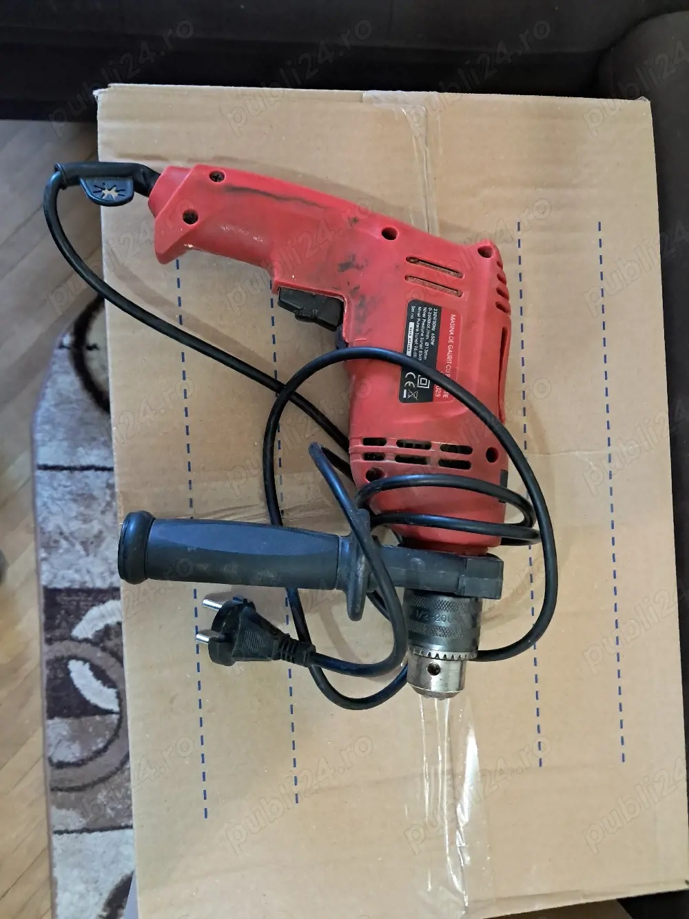 Bormașină panzer culoare roșie..