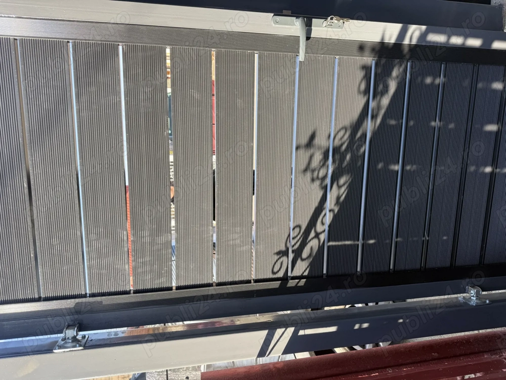 Angajez băiat pentru sudură montat porți 