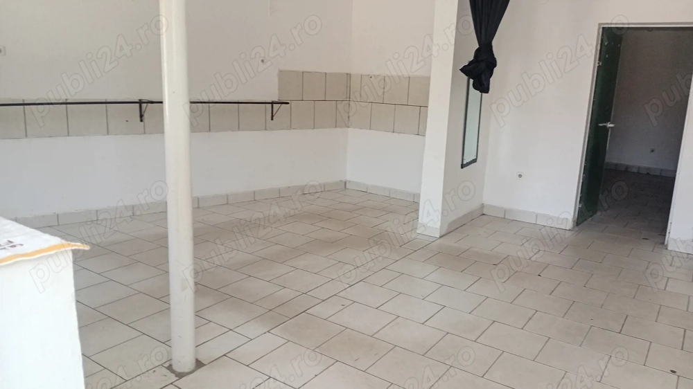 vanzare spatiu p-ta catedralei