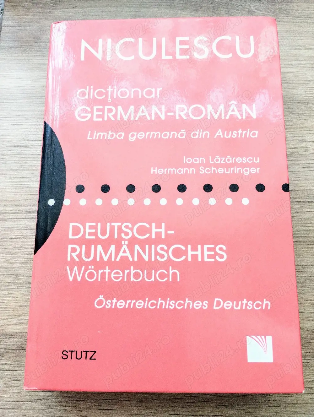 Dicționar nou german-englez și carte nouă Wolken Uber Fairfield Hall de Margaret Dickinson 