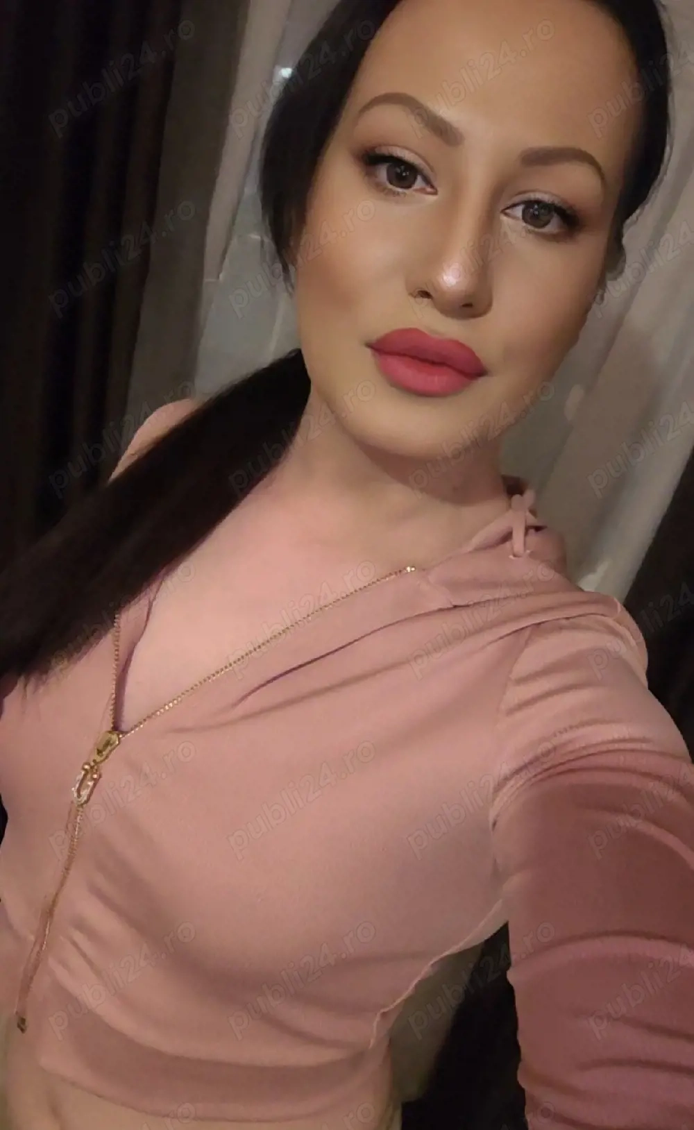 Transexuala reala ofer si show web!