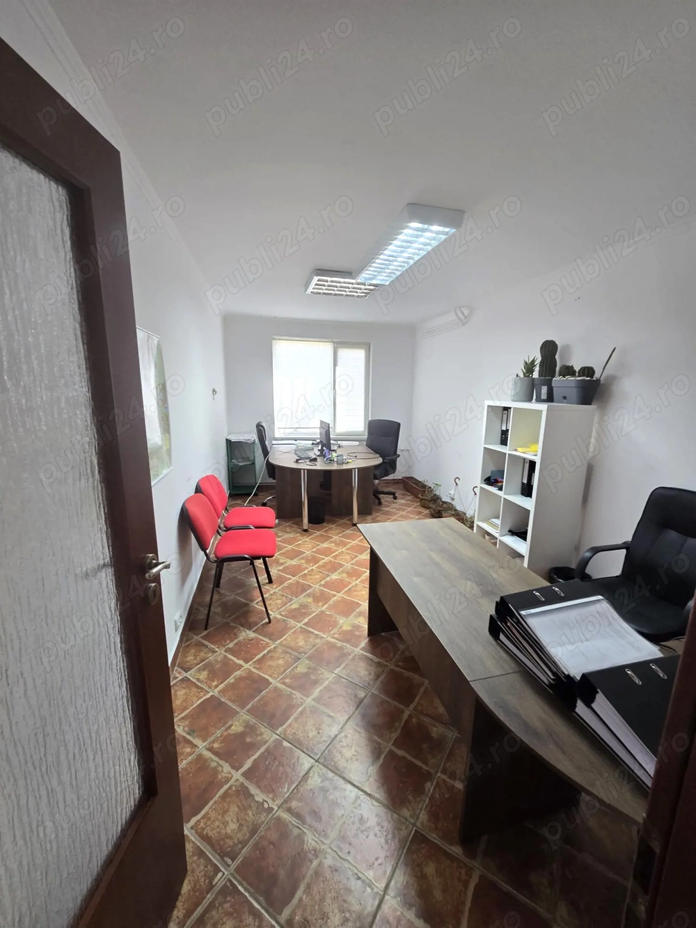 4 camere, centrala, nemobilat, pt cabinet stomatologic, salon infrumusetare, birouri, Lujerului