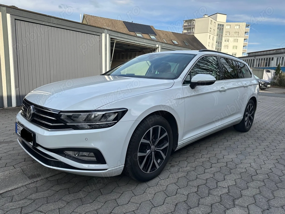 VW Passat Variant Buss 2.0TDI, DSG, LED, camera, carlig, incalzire stationara, Apple Car, Navi