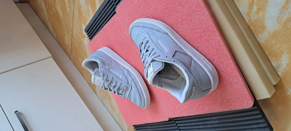 Adidasi din piele naturala Reebok 40