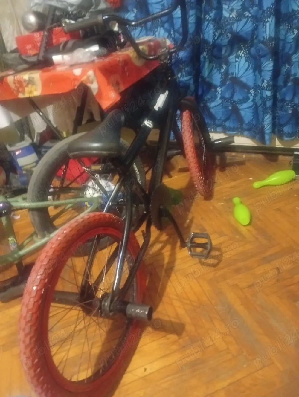 vând bmx  fara lanț cu 400 de lei