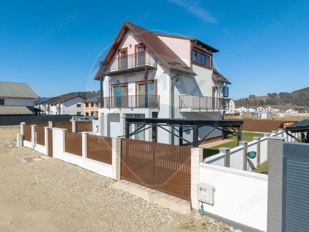 Proprietate speciala, cu destinatii multiple, Sanpetru/ Harman!