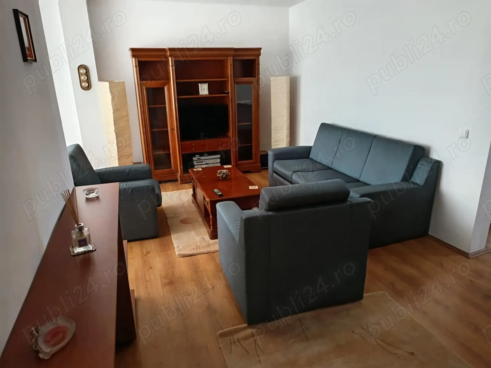 Vând apartament cu 2 camere în Tg Mureș, zonă centrală, Bld 1 Decembrie 1918