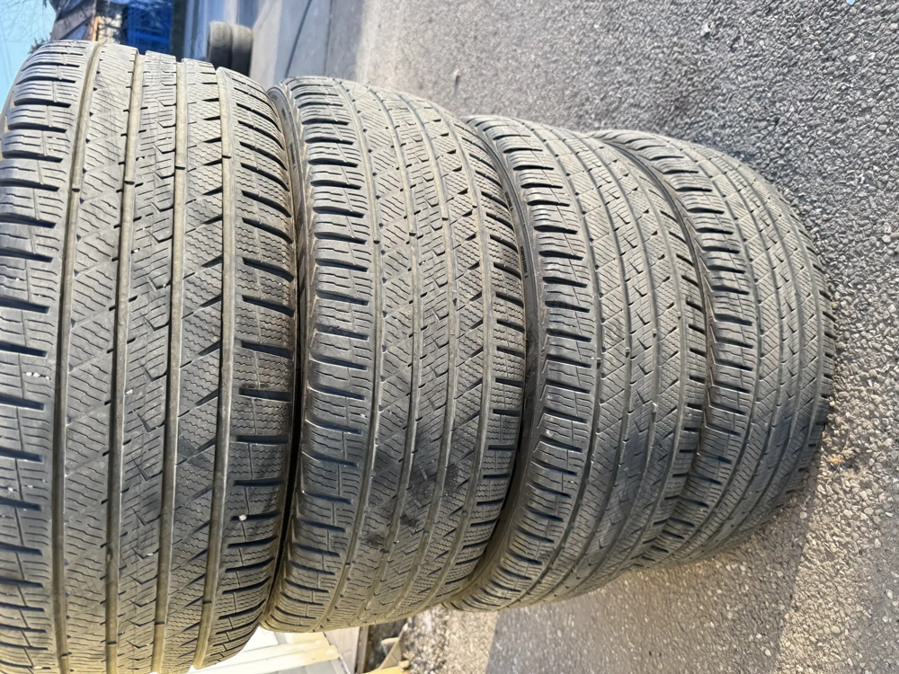 Vând 4 anvelope all season Vredestein 225 50 r18 