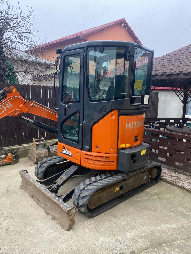 Miniexcavator de inchiriat