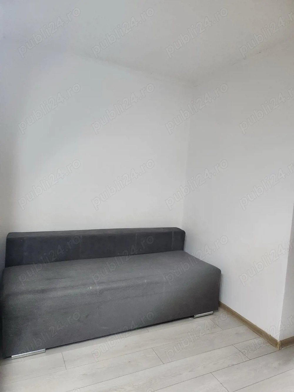 Proprietar! Schimb cu apartament cu două camere sau casa la curte pe lângă București 