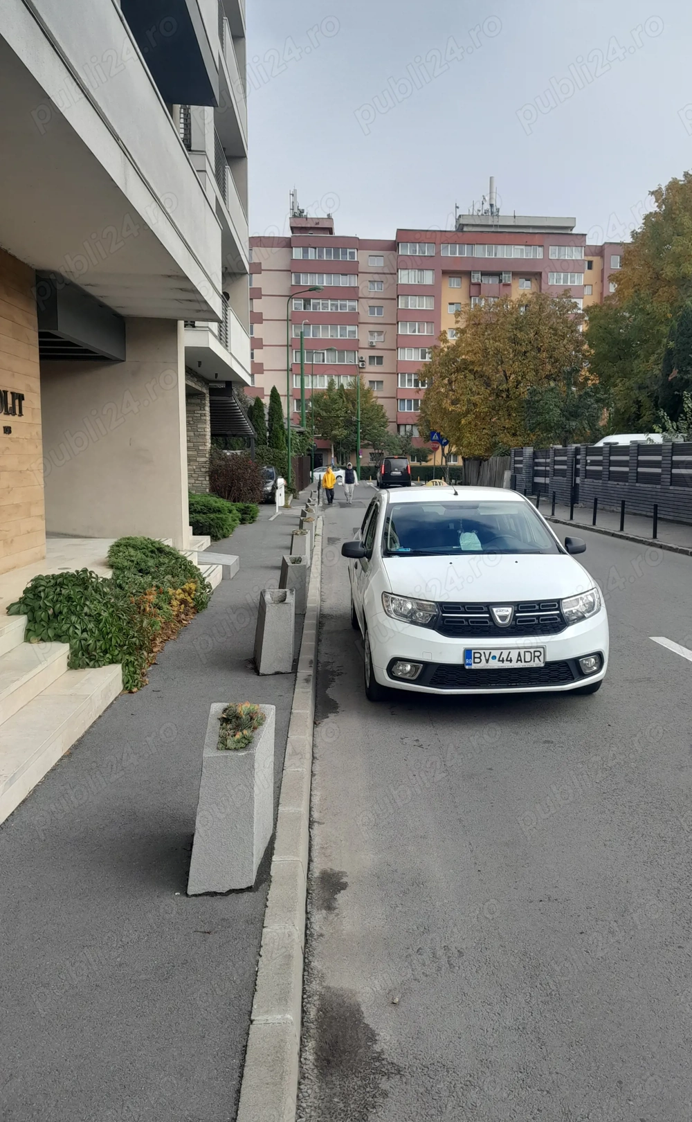 Vand Dacia logan 09 benzina gpl 3200 euro.