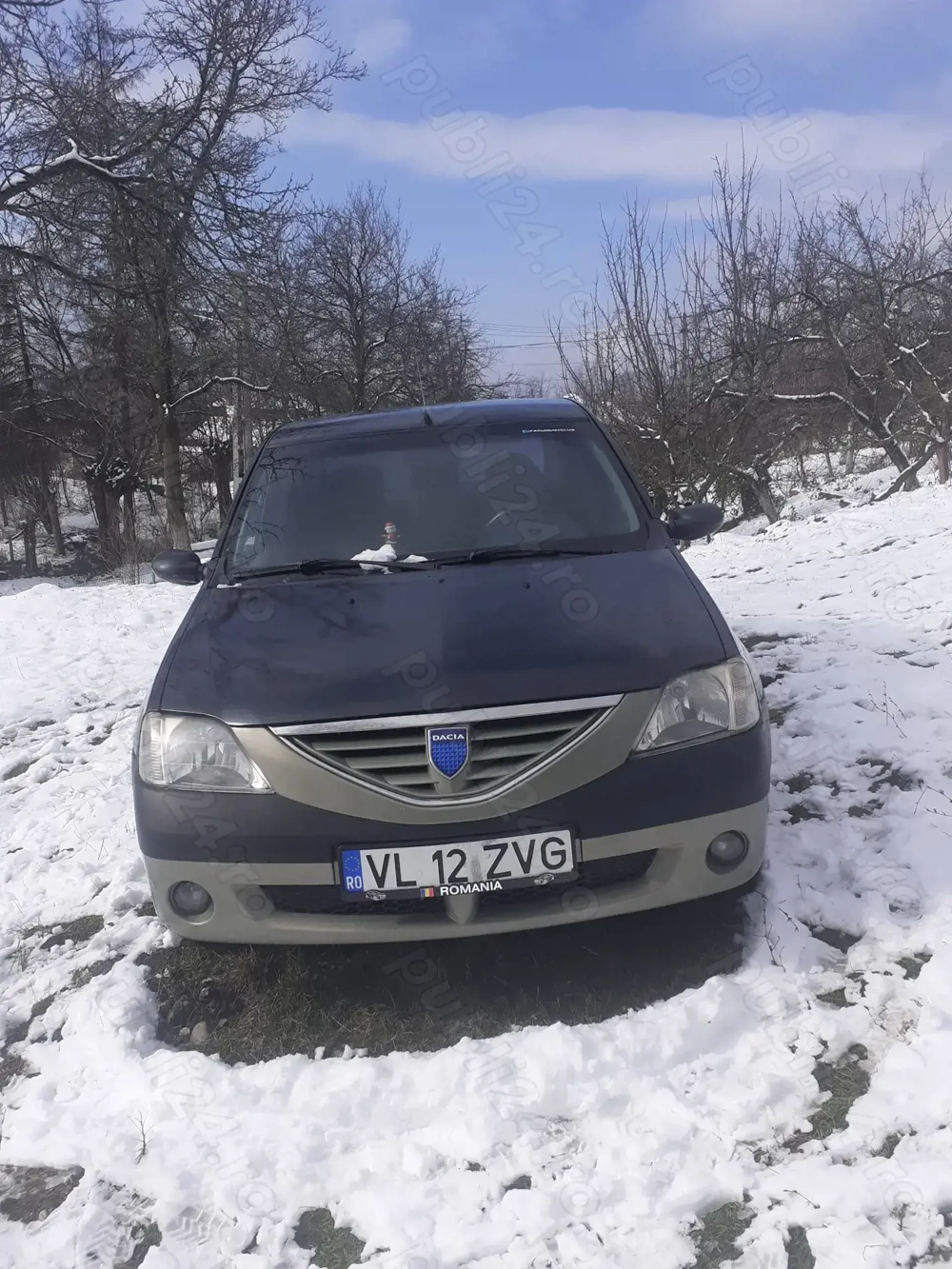 Vând Dacia Logan din anul 2005