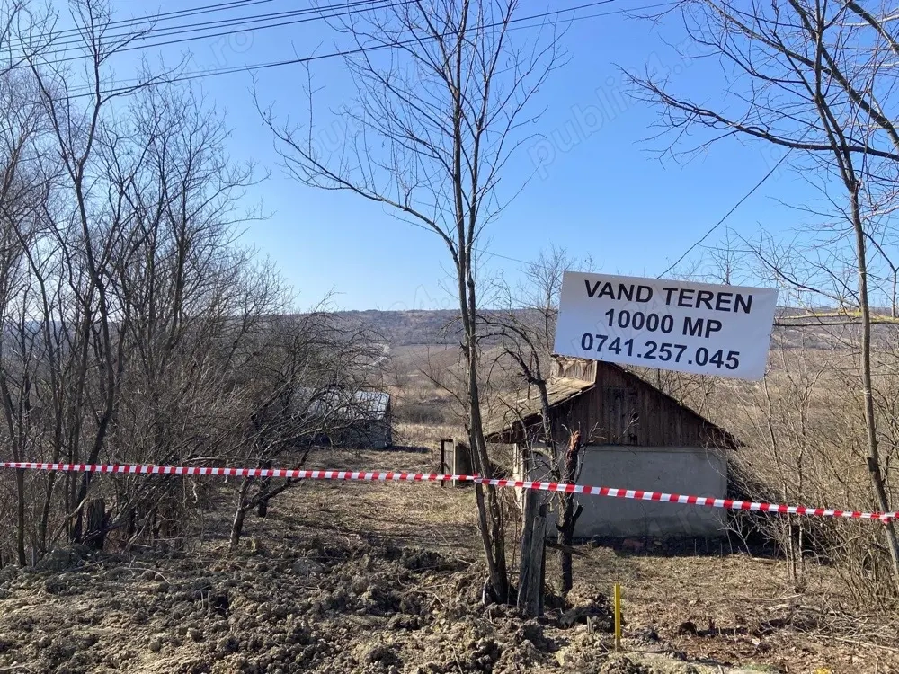 Vand teren urgent la strada com.Schitu Duca 