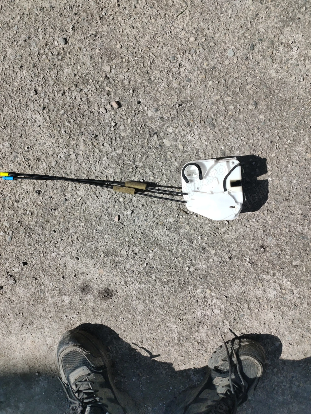 Vând macara, geam Mitsubishi asx dreapta fata și broasca 200 lei neg