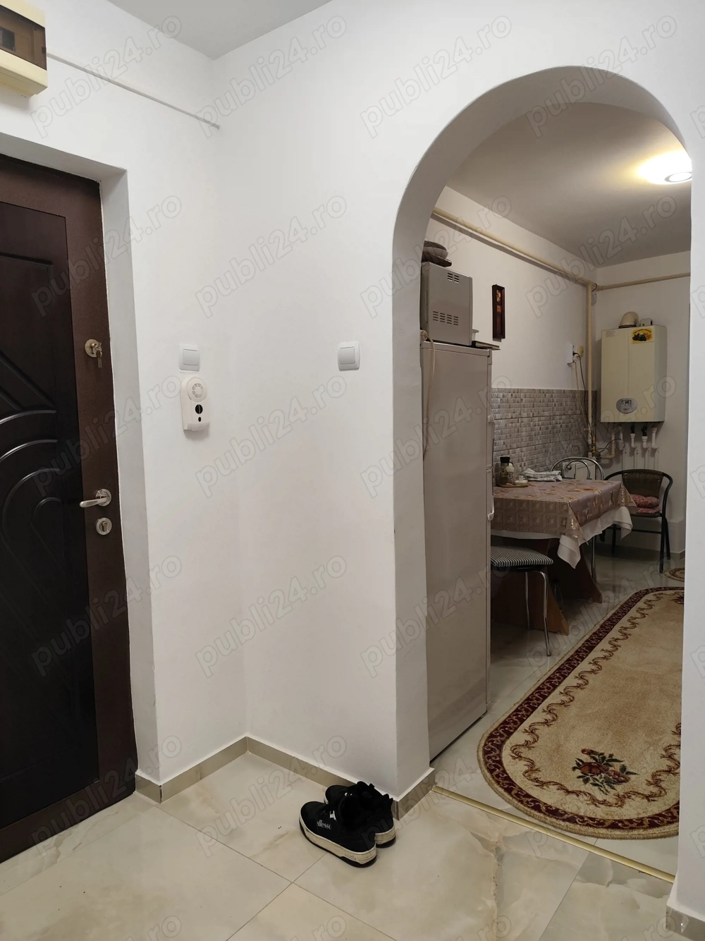 Vând Apartament 4 camere,decomandat,81 mp utili,renovat