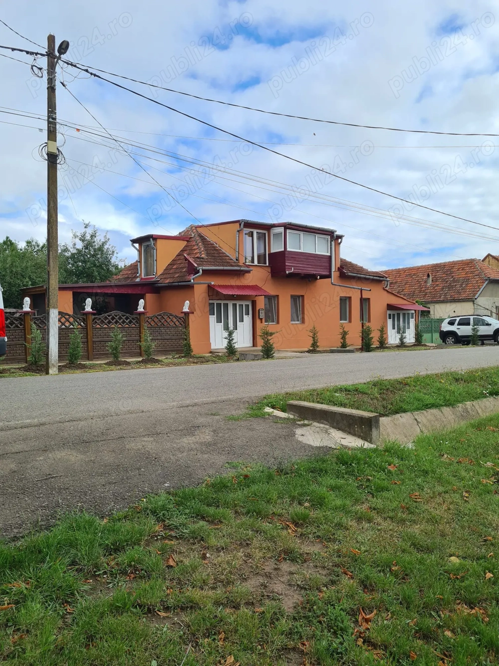 Casă renovată + grădină mare   Butin (55 km de Timișoara)