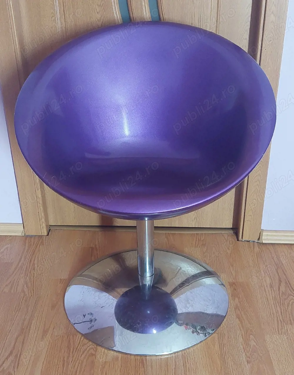 Scaun de birou scoică