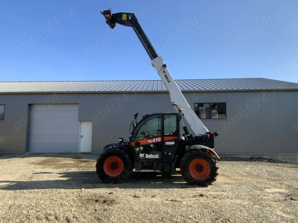 Vând încărcător telescopic Bobcat TL470X