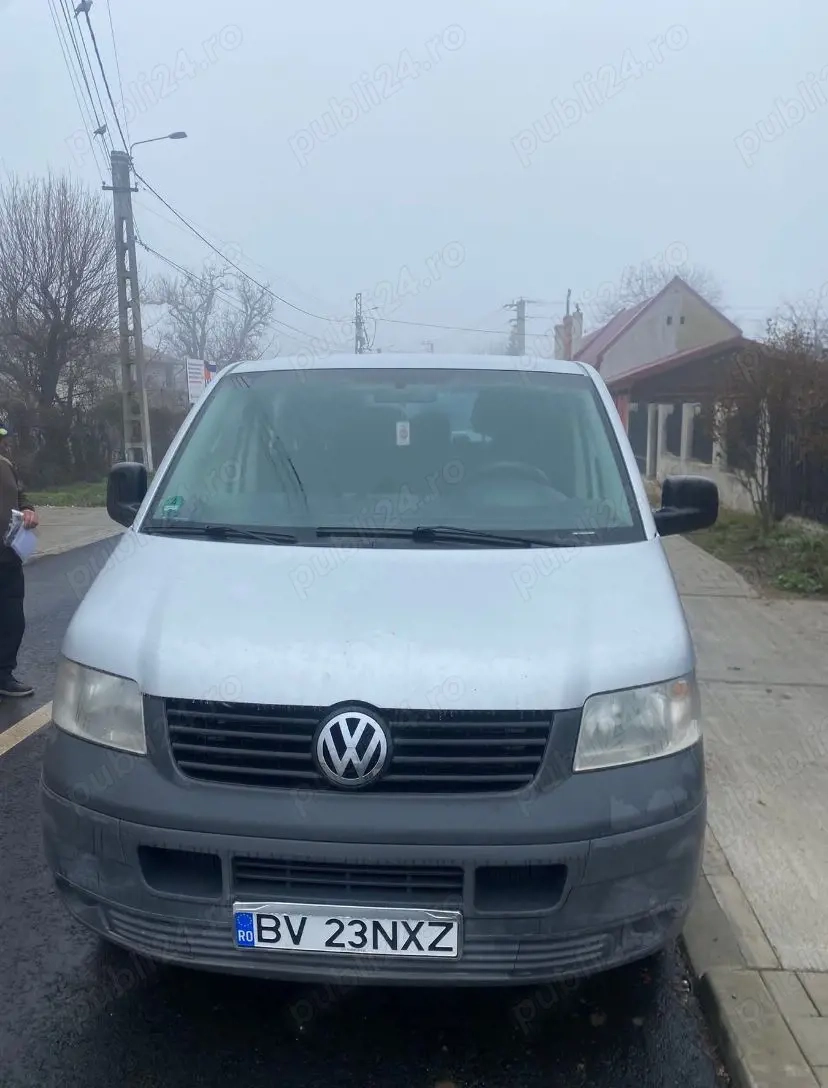Vând Volkswagen T5 2009