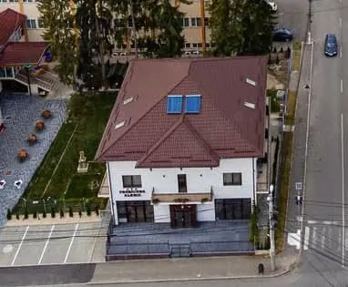 Spațiu multifuncțional de închiriat   zonă centrală Pucioasa
