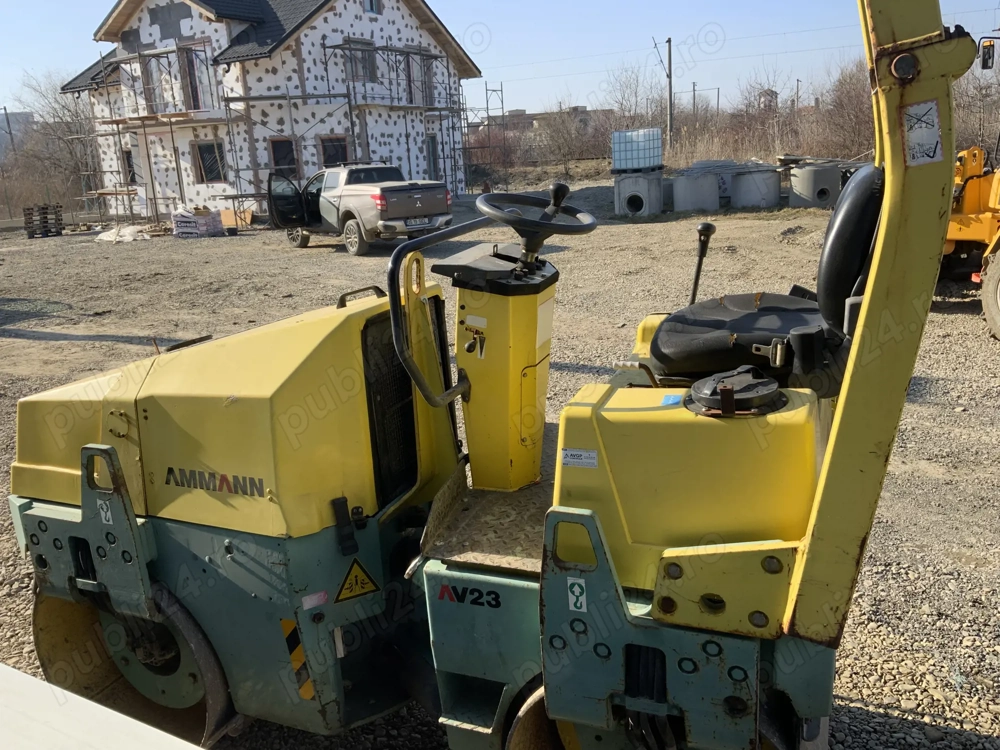 Vând compactor 2,3 tone Amman AV23