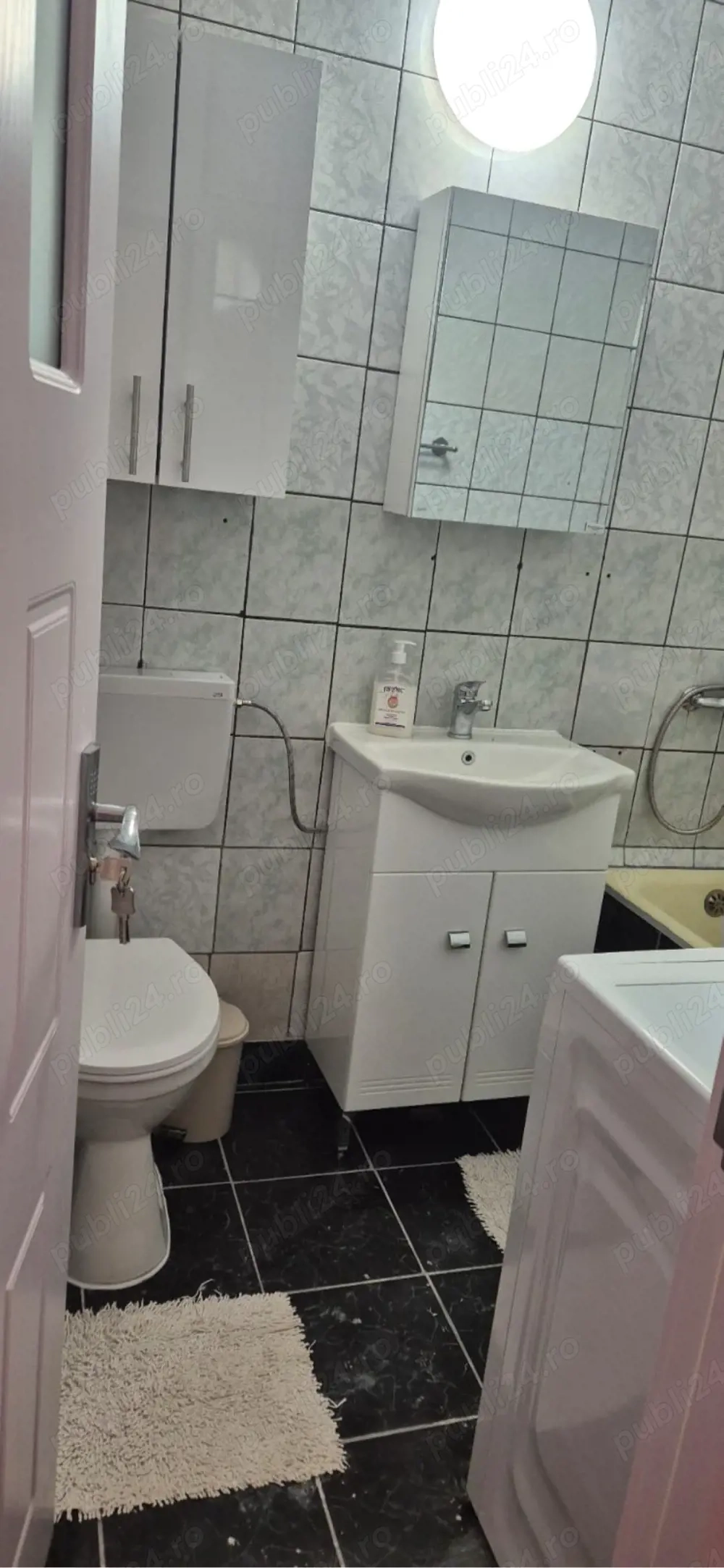 Garsonieră de închiriat centru