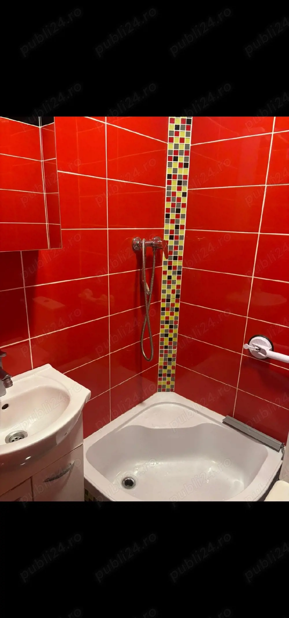 Închiriez 2 camere mobilate, utilate cu parcare