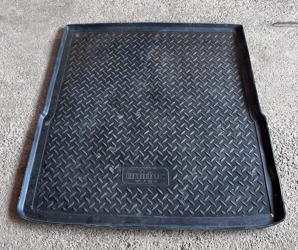 Vand tavita portbagaj Passat