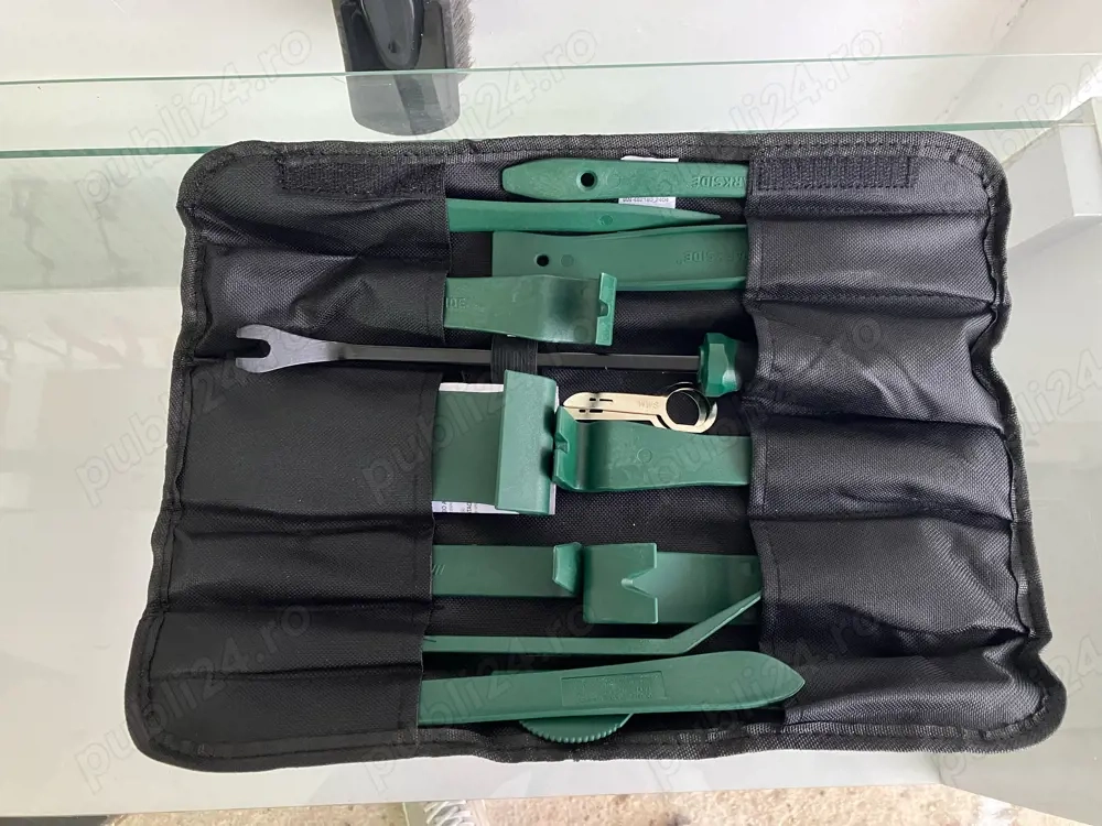 set/trusa pentru demontat cleme tapiterie si casetofon