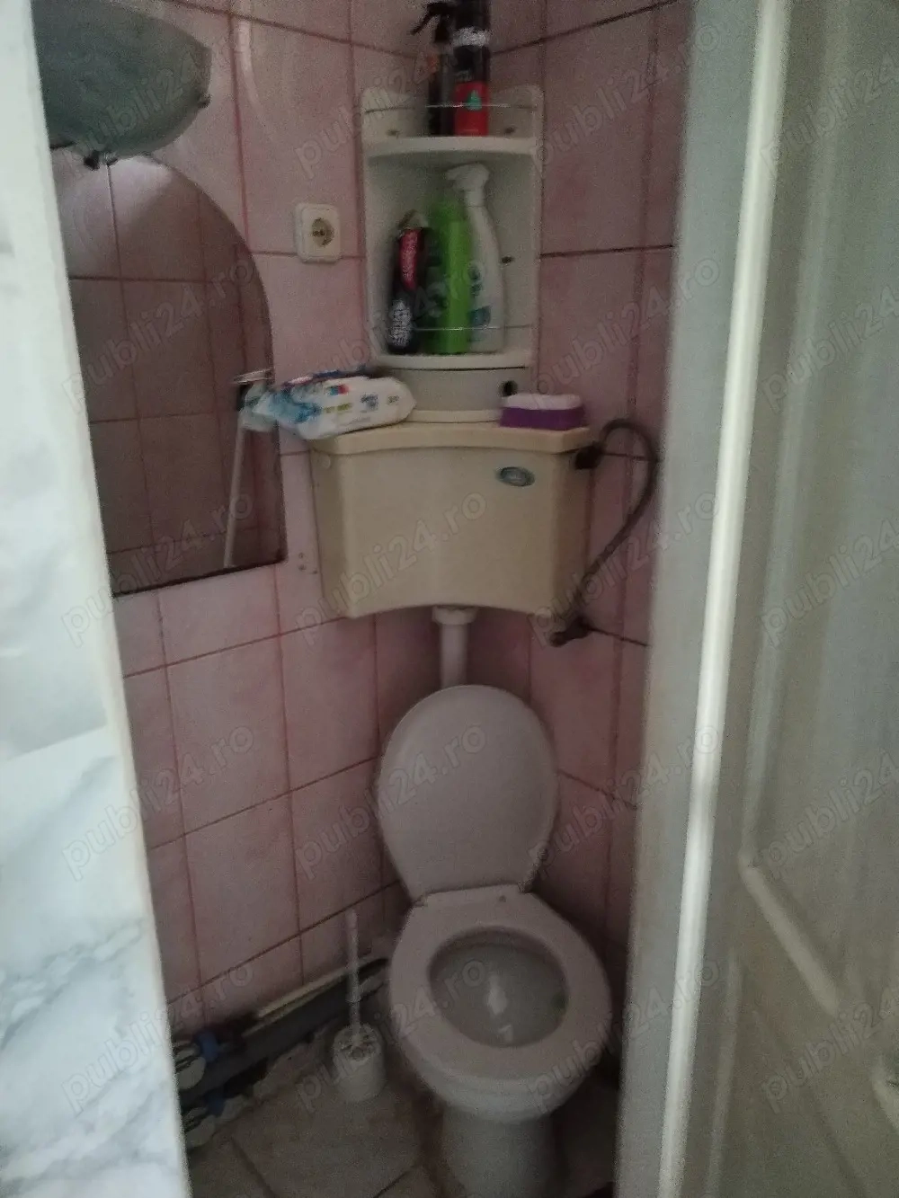 Dau chirie garsoniera din usc. 9m cu utilitati Oradea zona liniștita central Rogerius 