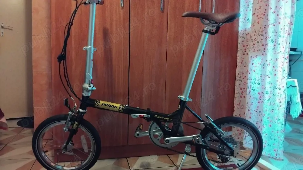 Vând bicicleta pliabila Pegas 