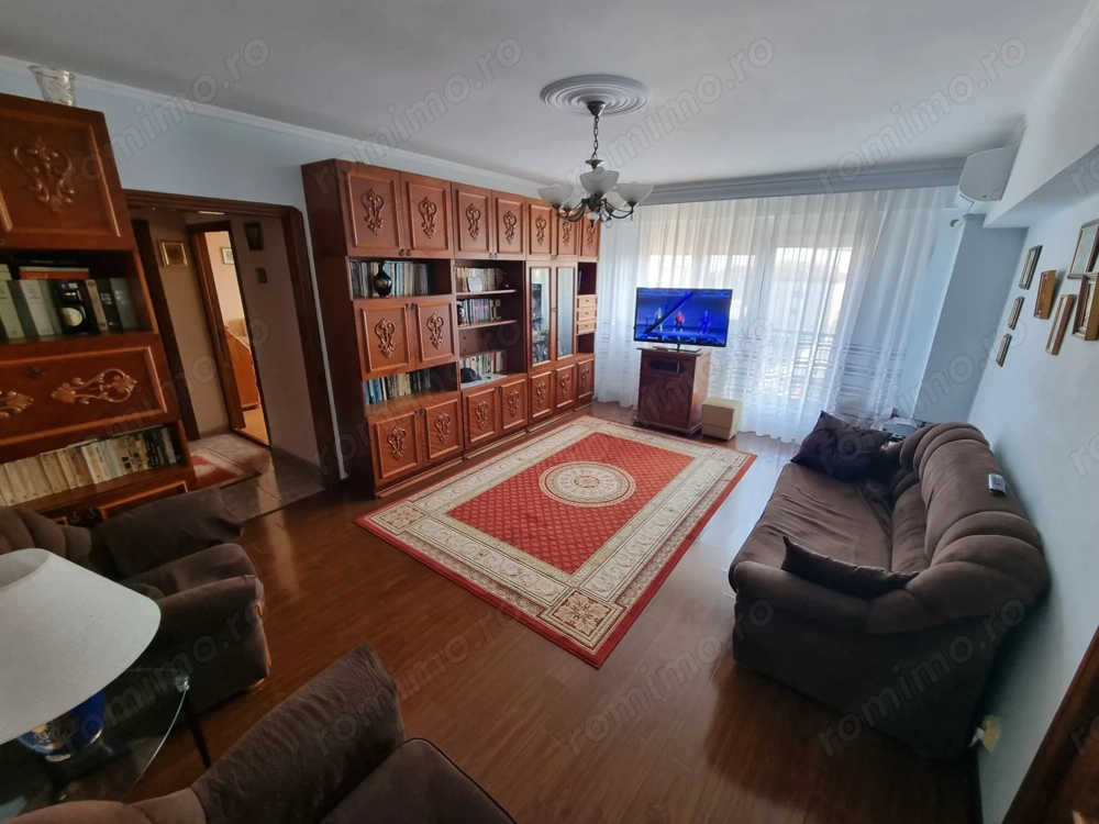 Apartament 3 camere zona Capitol