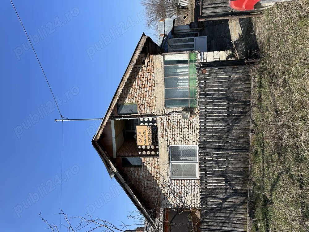 Casă de vânzare!