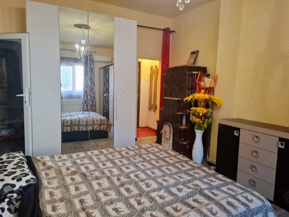 Apartament 2 camere ultracentral   la casă, mobilat și utilat, climă + internet