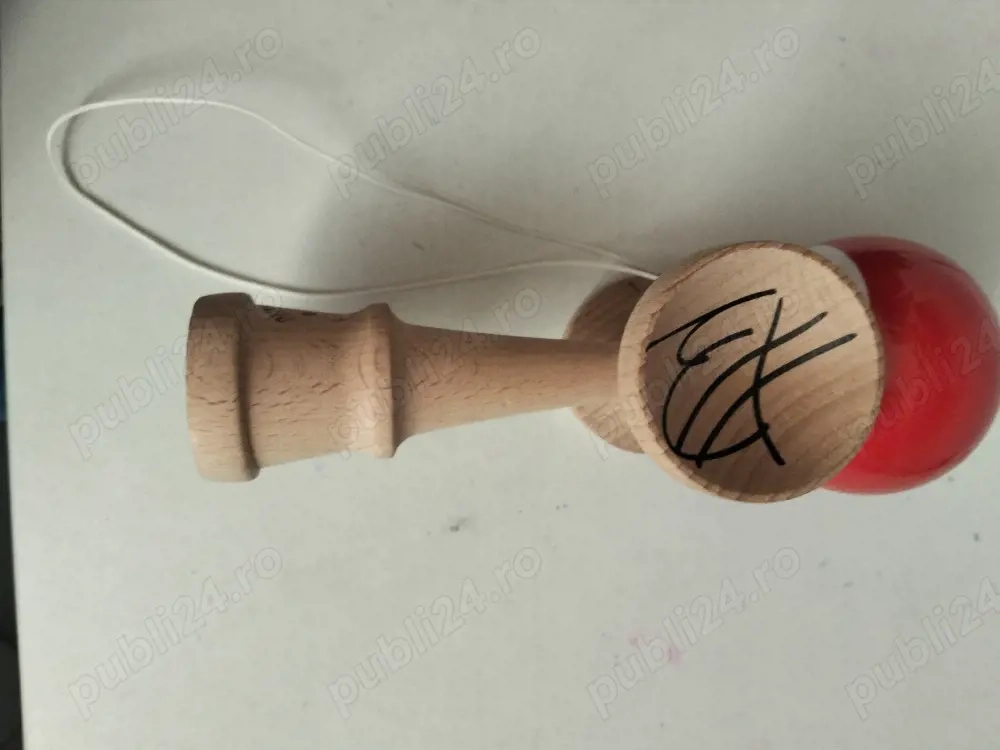 kendamă semnată de XREMUS